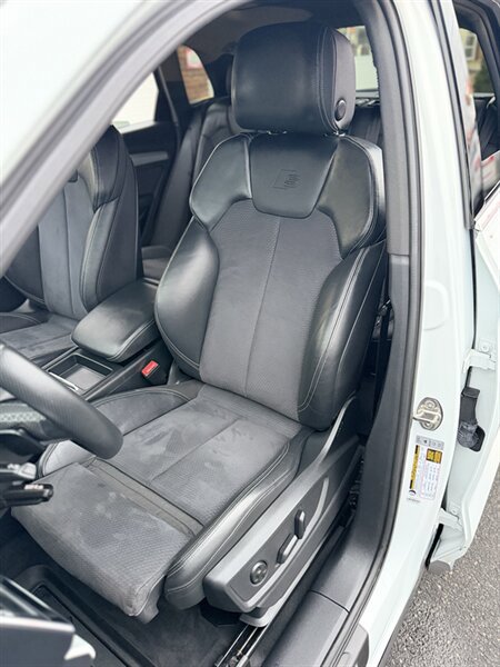 Used 2021 Audi SQ5 Premium image 30