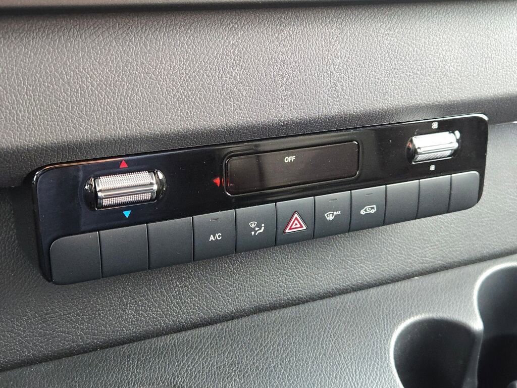 Used 2023 Mercedes-Benz Sprinter 2500 image 28