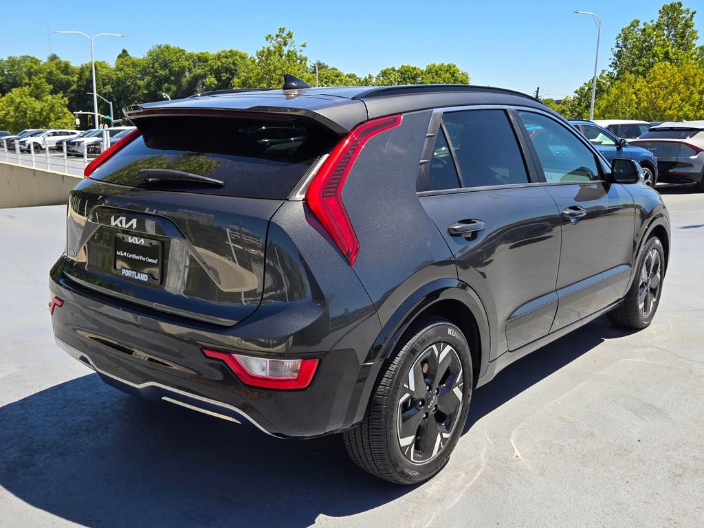 Certified 2024 Kia Niro Wind w/ Wind Preserve Package FWD image 4