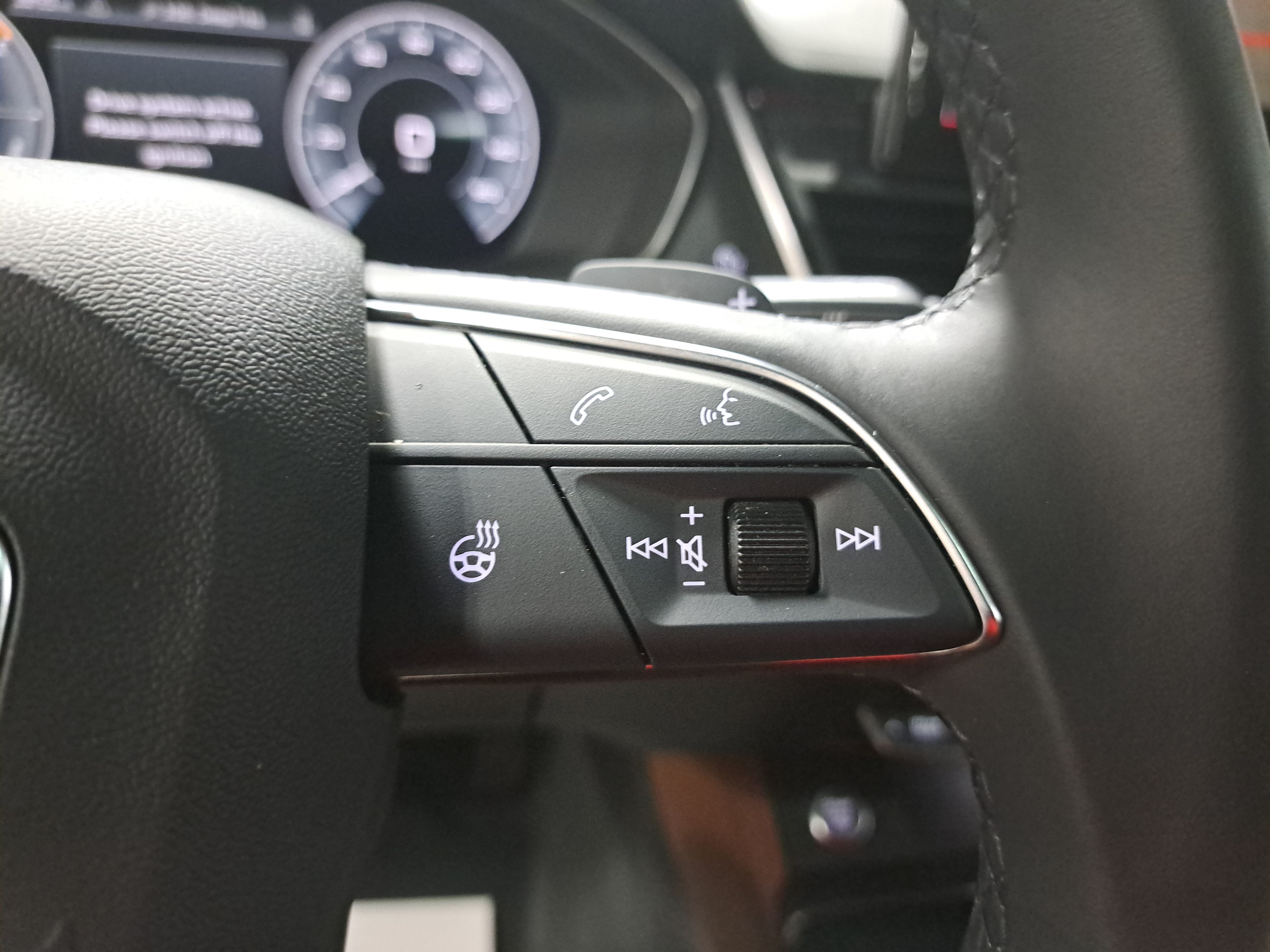 Used 2023 Audi Q5 e Premium Plus AWD/4WD image 18