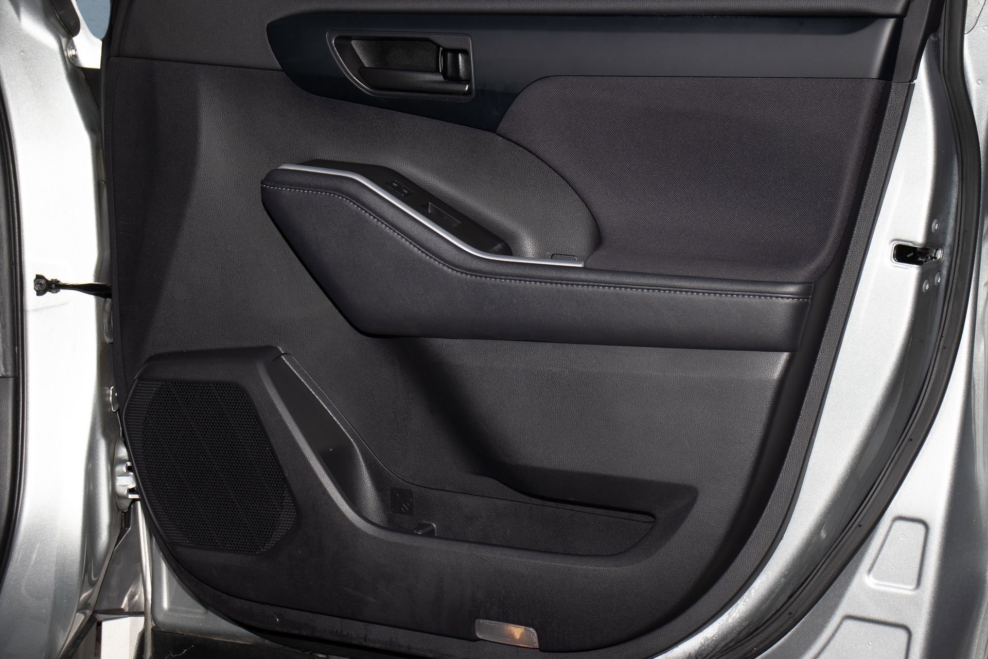 Used 2020 Toyota Highlander L image 17