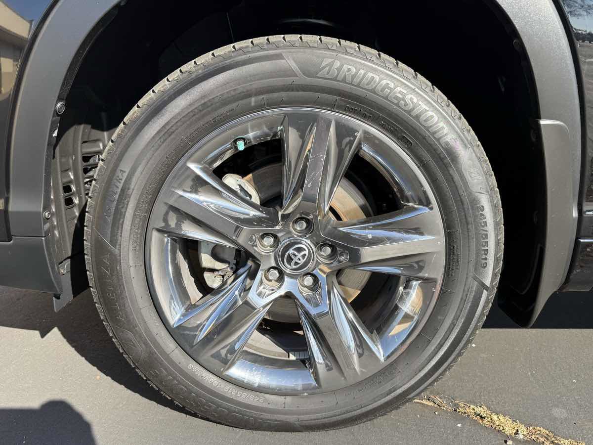 Used 2019 Toyota Highlander Limited Platinum image 10