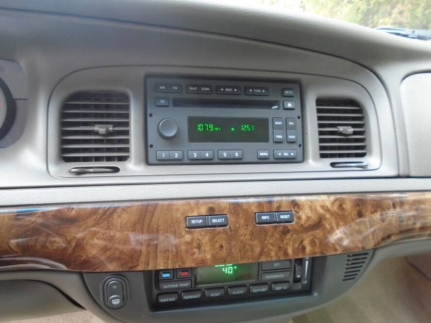 Used 2010 Mercury Grand Marquis LS image 13