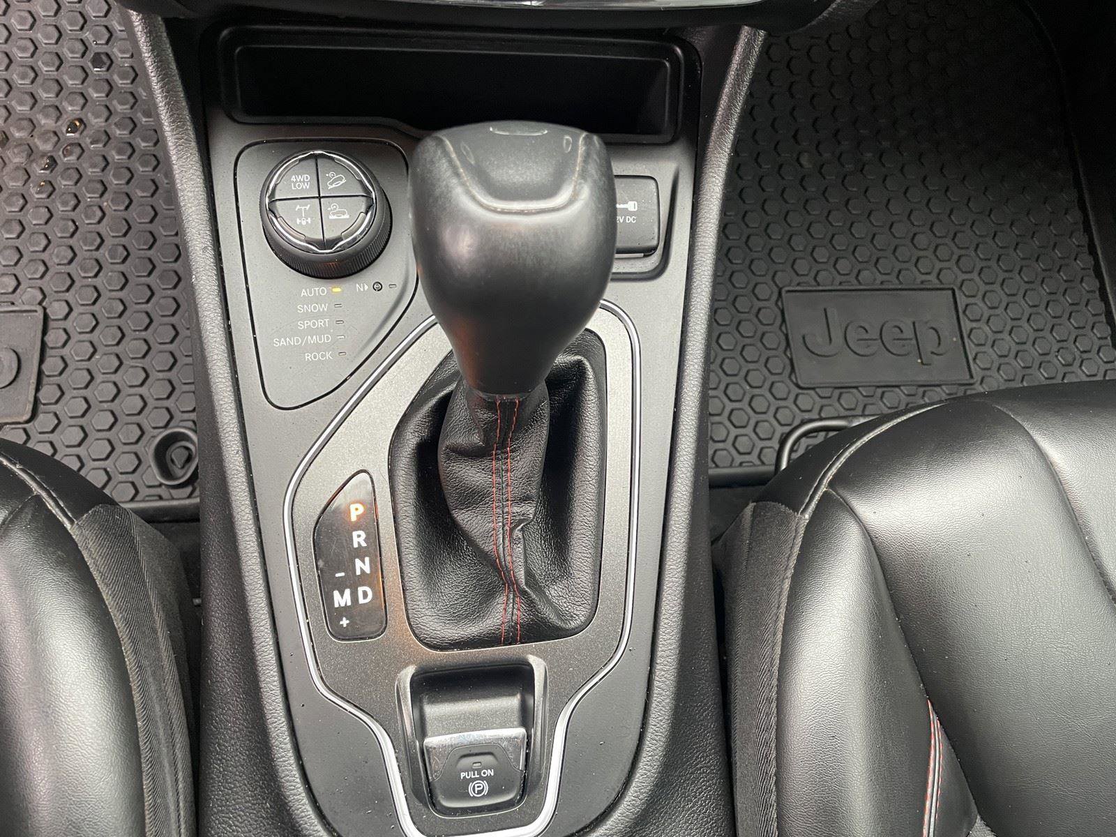 Used 2020 Jeep Cherokee Trailhawk w/ Cold Weather Group image 21