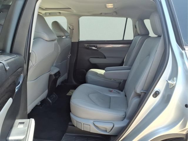 Used 2022 Toyota Highlander Limited AWD/4WD image 22