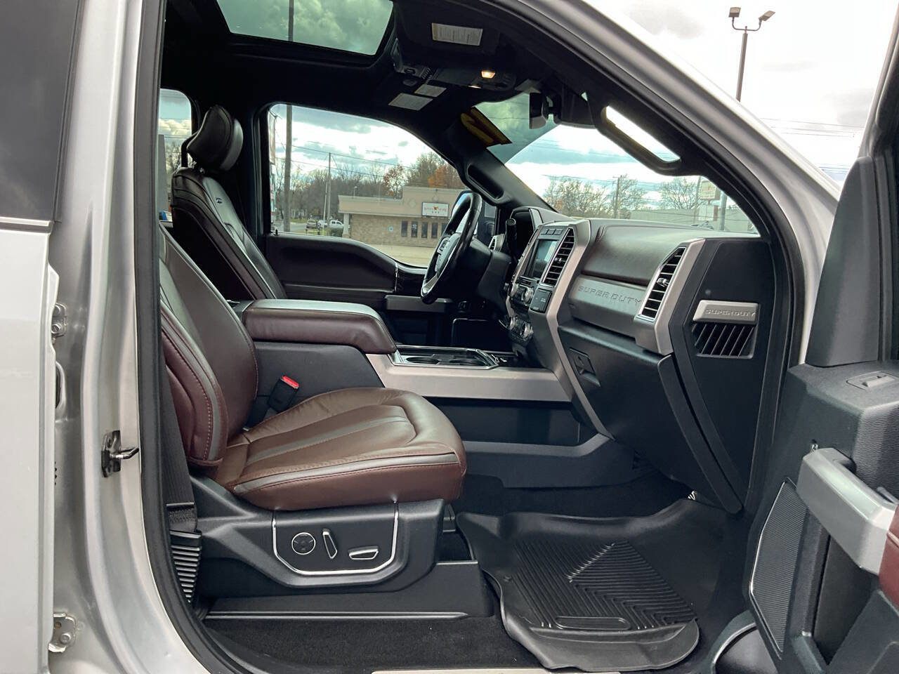 Used 2017 Ford F250 Platinum w/ Platinum Ultimate Package image 31