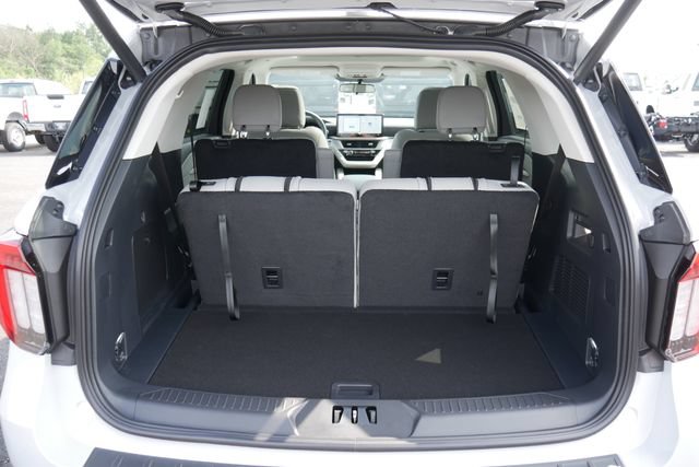 New 2026 Ford Explorer Active w/ Active Comfort Package AWD/4WD image 12