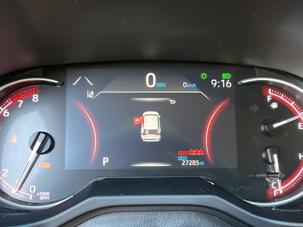 Used 2024 Toyota RAV4 LE AWD/4WD image 15