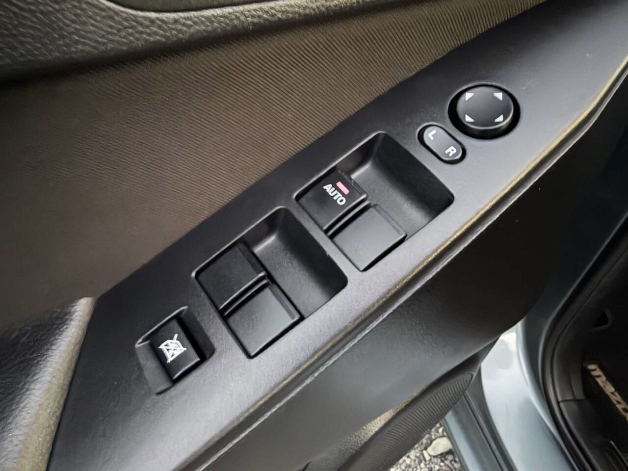 Used 2013 MAZDA MAZDA3 i Touring image 19