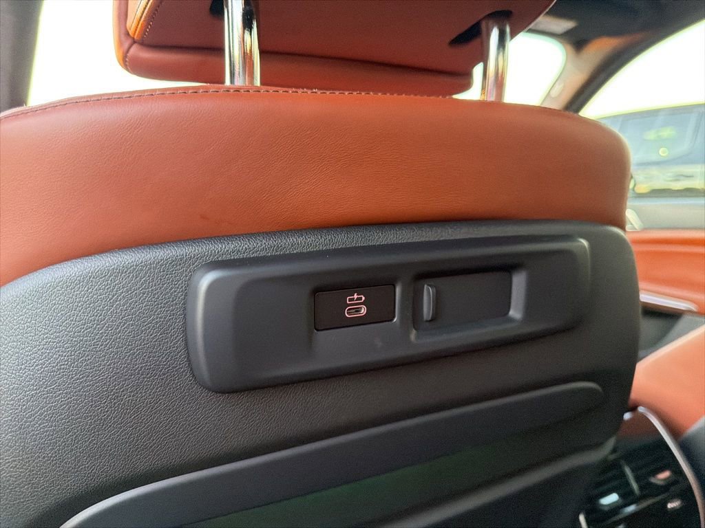 Used 2022 BMW X5 xDrive40i w/ M Sport Package image 17