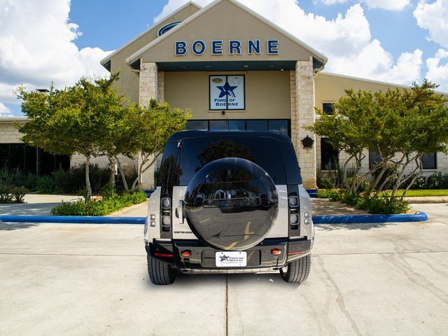 Used 2024 Land Rover Defender 110 X image 4