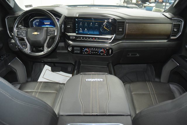 Used 2024 Chevrolet Silverado 3500 High Country w/ Technology Package image 33