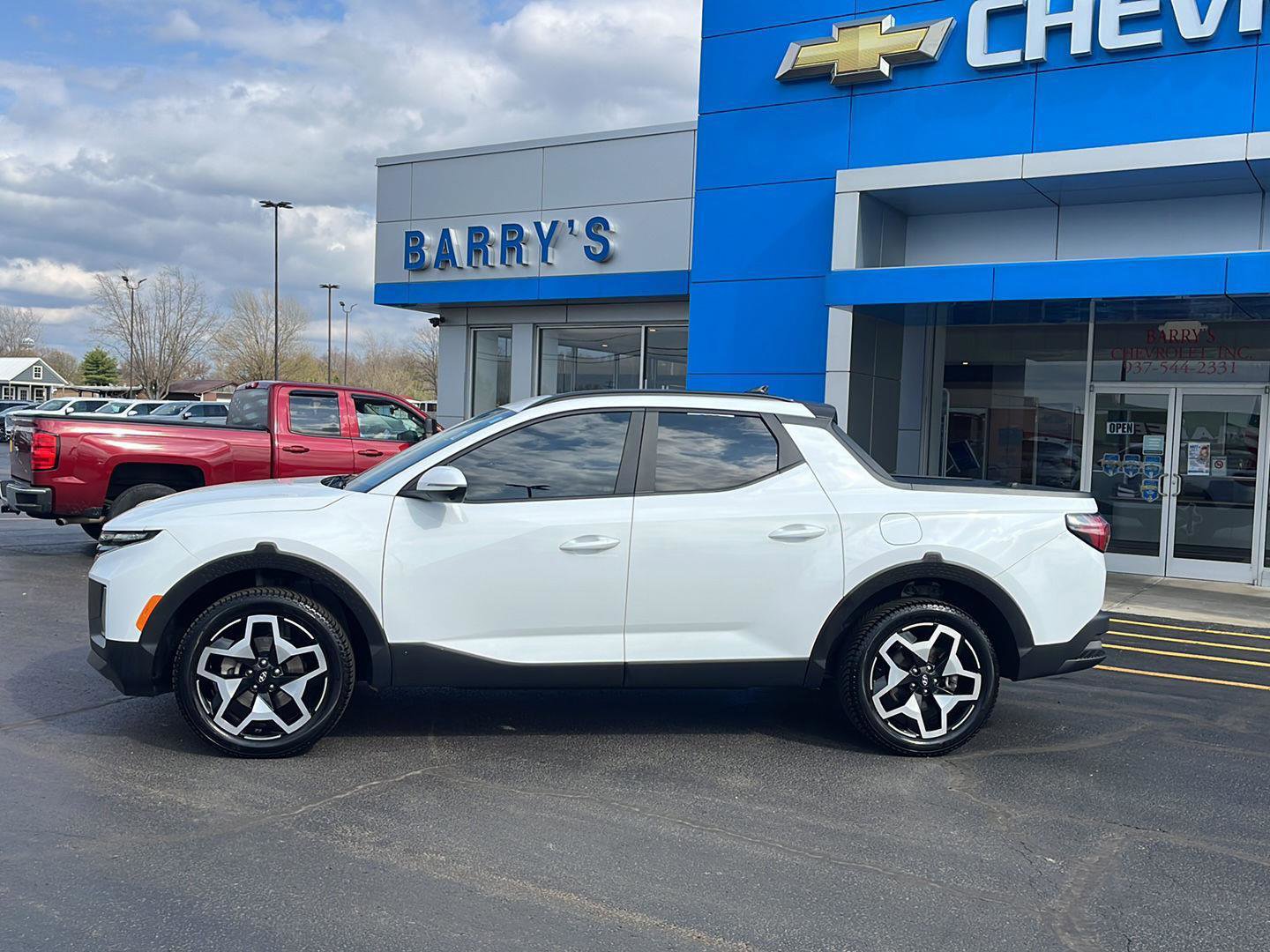 Used 2022 Hyundai Santa Cruz Limited AWD/4WD image 2