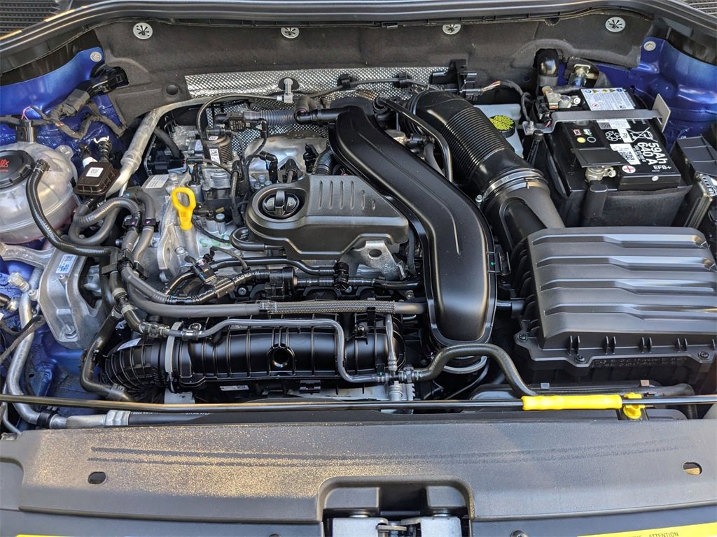 Used 2024 Volkswagen Taos SE image 32