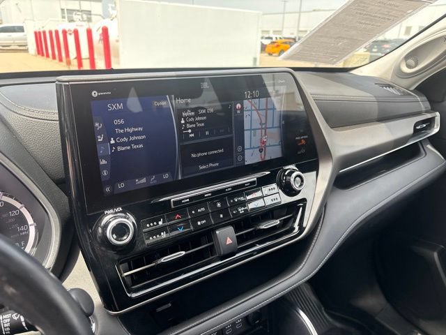 Used 2022 Toyota Highlander Limited AWD/4WD image 19