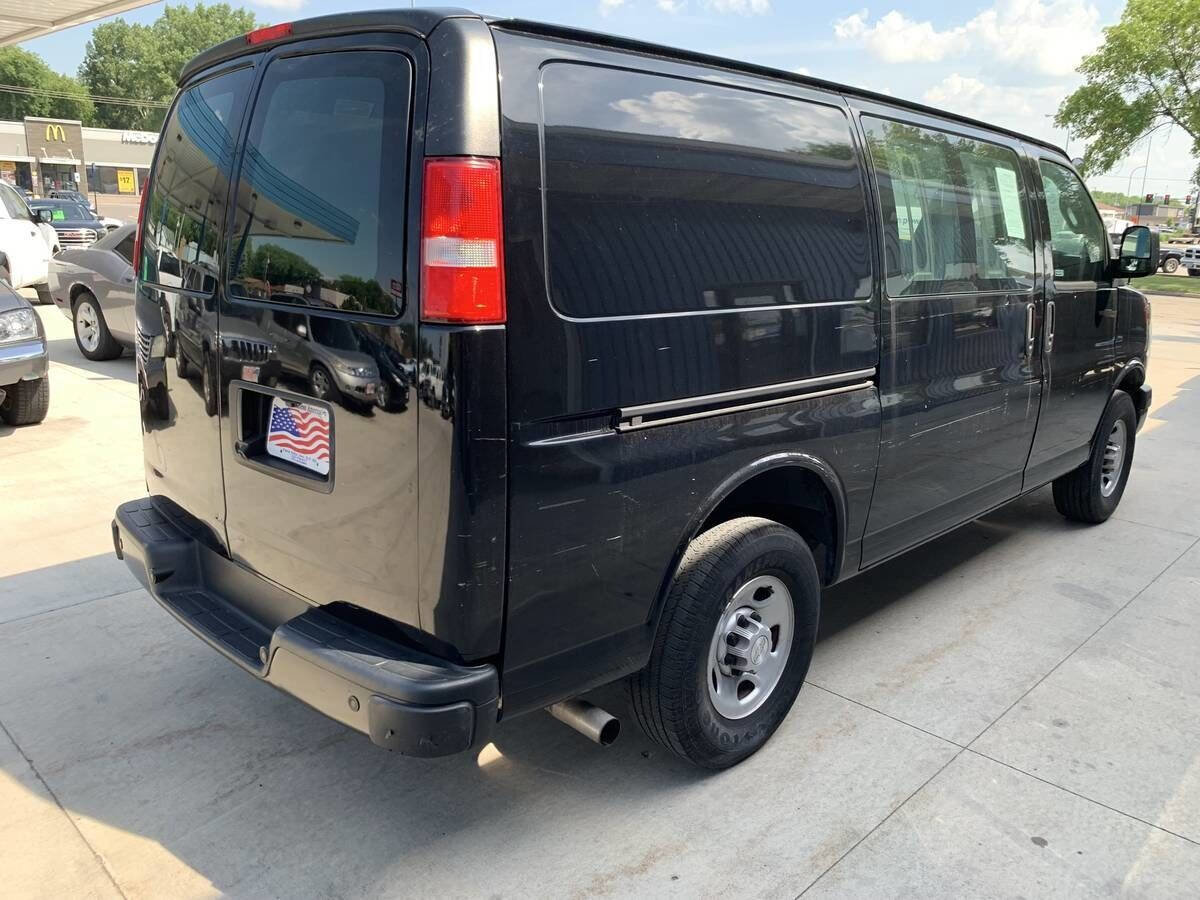 Used 2019 Chevrolet Express 2500 w/ Driver Convenience Package image 6