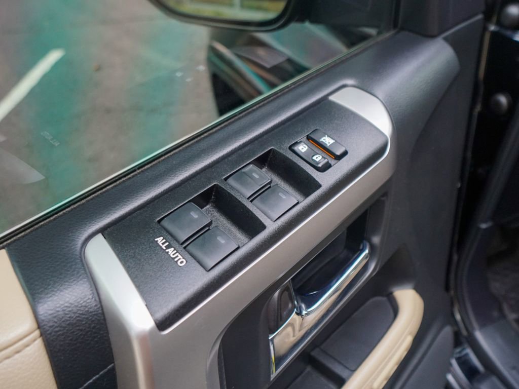 Used 2020 Toyota 4Runner SR5 image 17