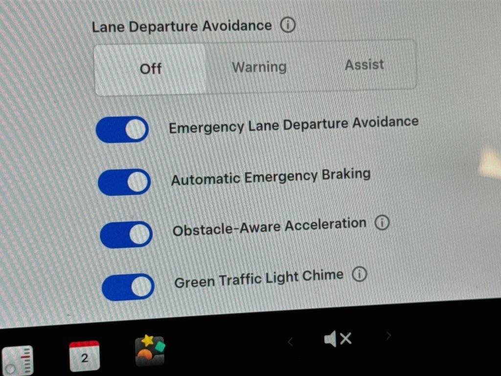 Used 2020 Tesla Model 3 Standard Range RWD image 17