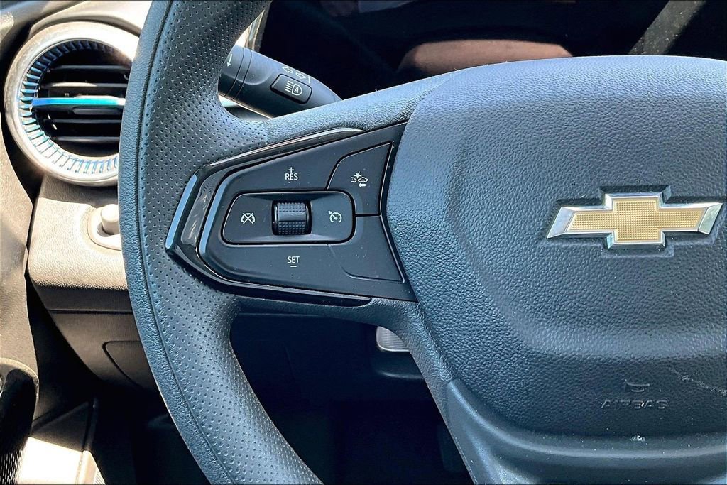 Used 2025 Chevrolet Trax LT FWD image 10