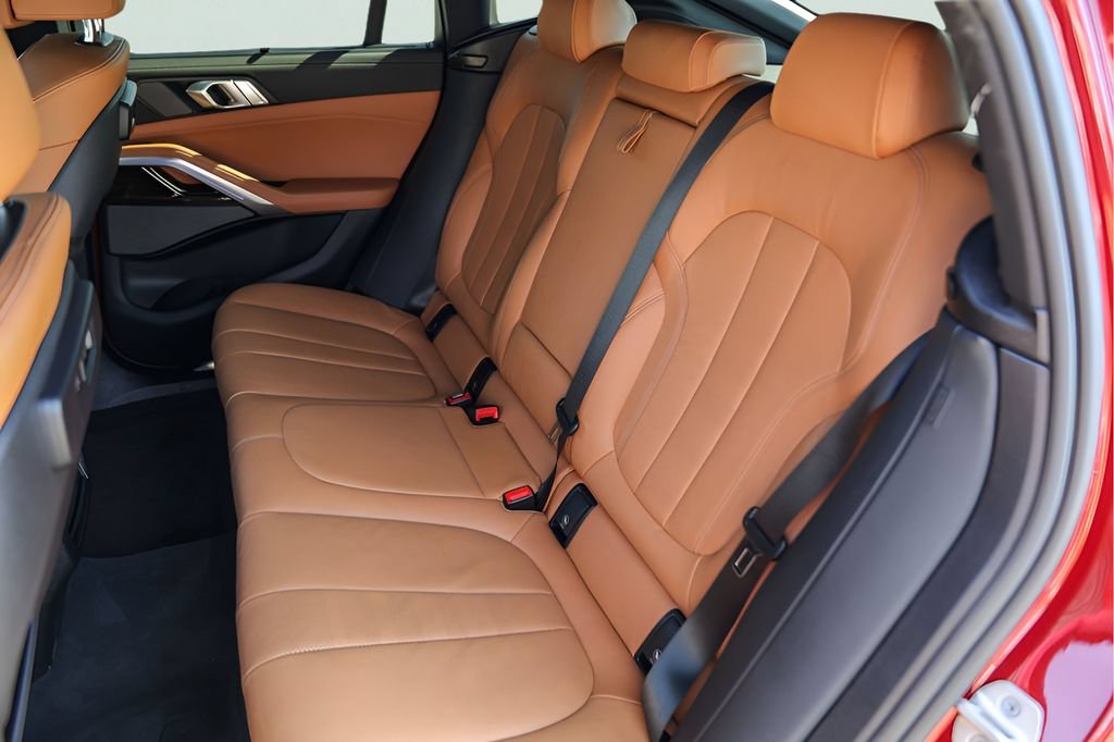 Used 2021 BMW X6 sDrive40i w/ Executive Package RWD image 30