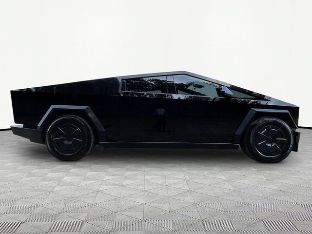Used 2025 Tesla Cybertruck AWD Crew Cab image 4