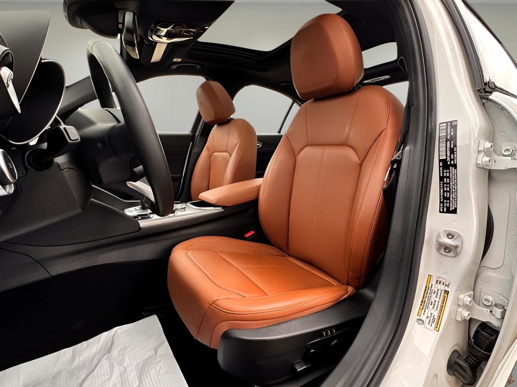 Used 2024 Alfa Romeo Giulia Ti image 8