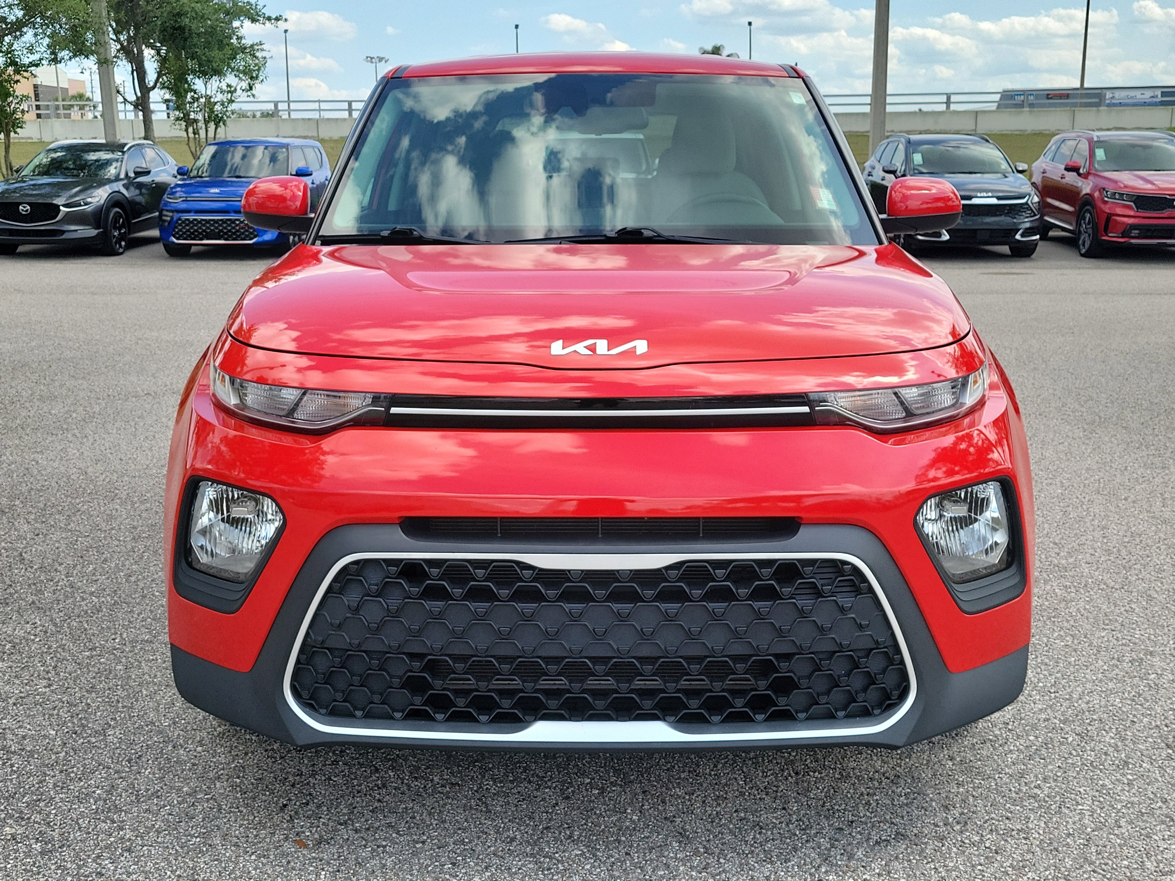 Used 2022 Kia Soul S FWD image 2