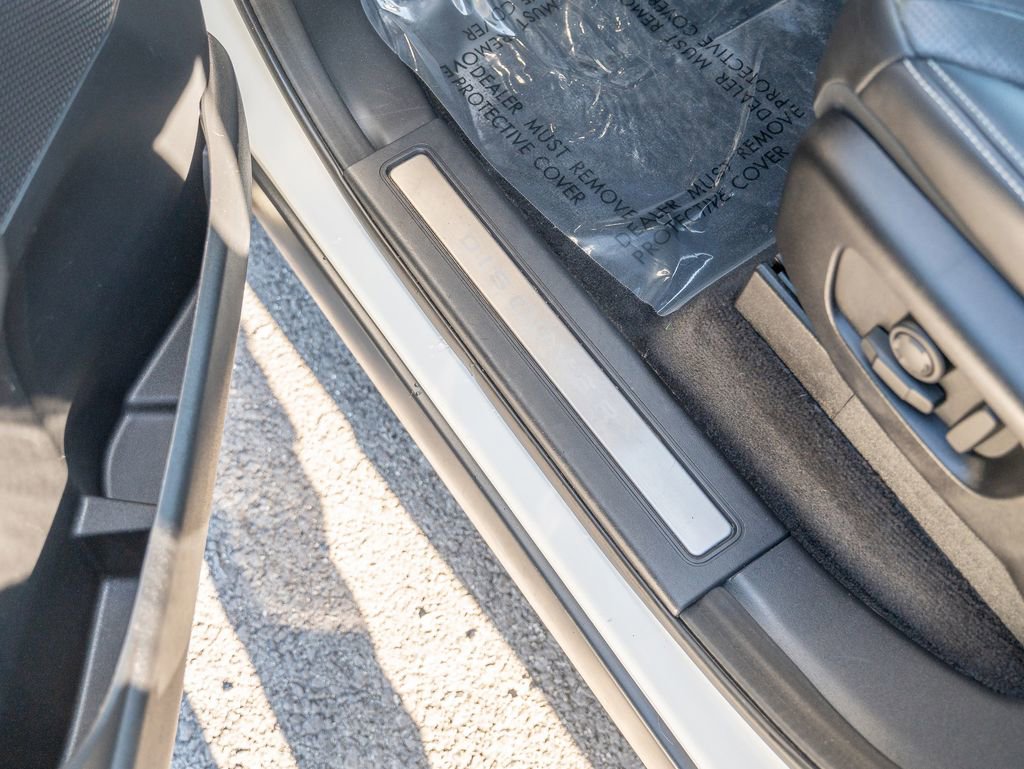 Certified 2022 Land Rover Discovery S image 18