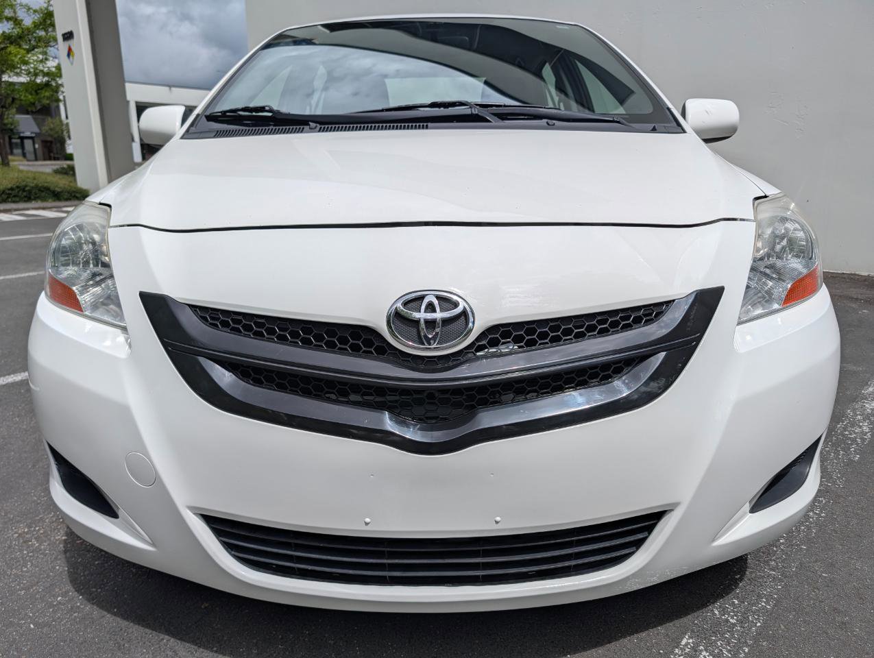 Used 2008 Toyota Yaris Sedan FWD image 2