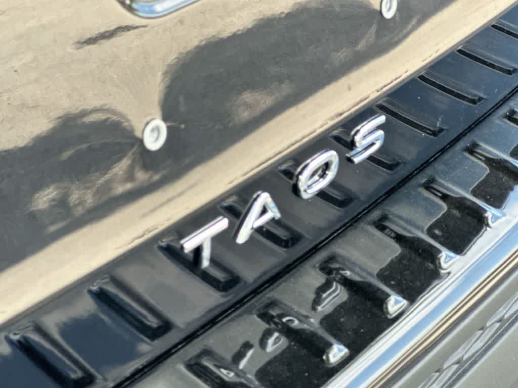 New 2026 Volkswagen Taos SE FWD image 10