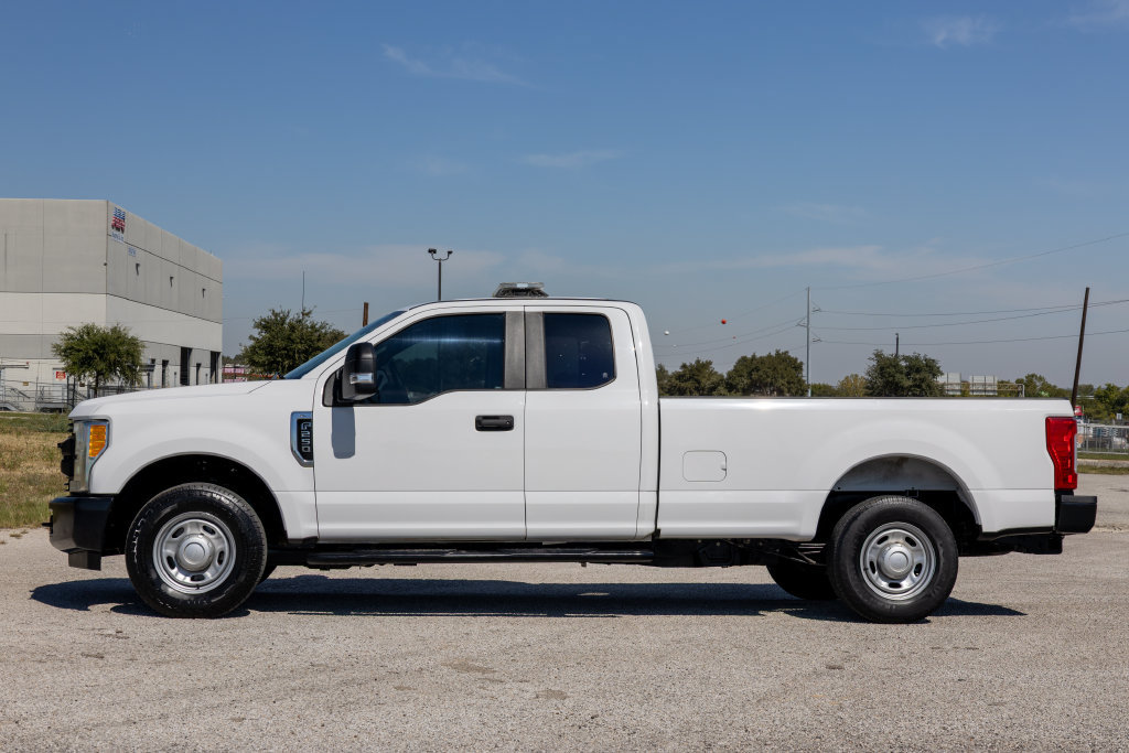 Used 2017 Ford F250 XL w/ Power Equipment Group RWD image 4