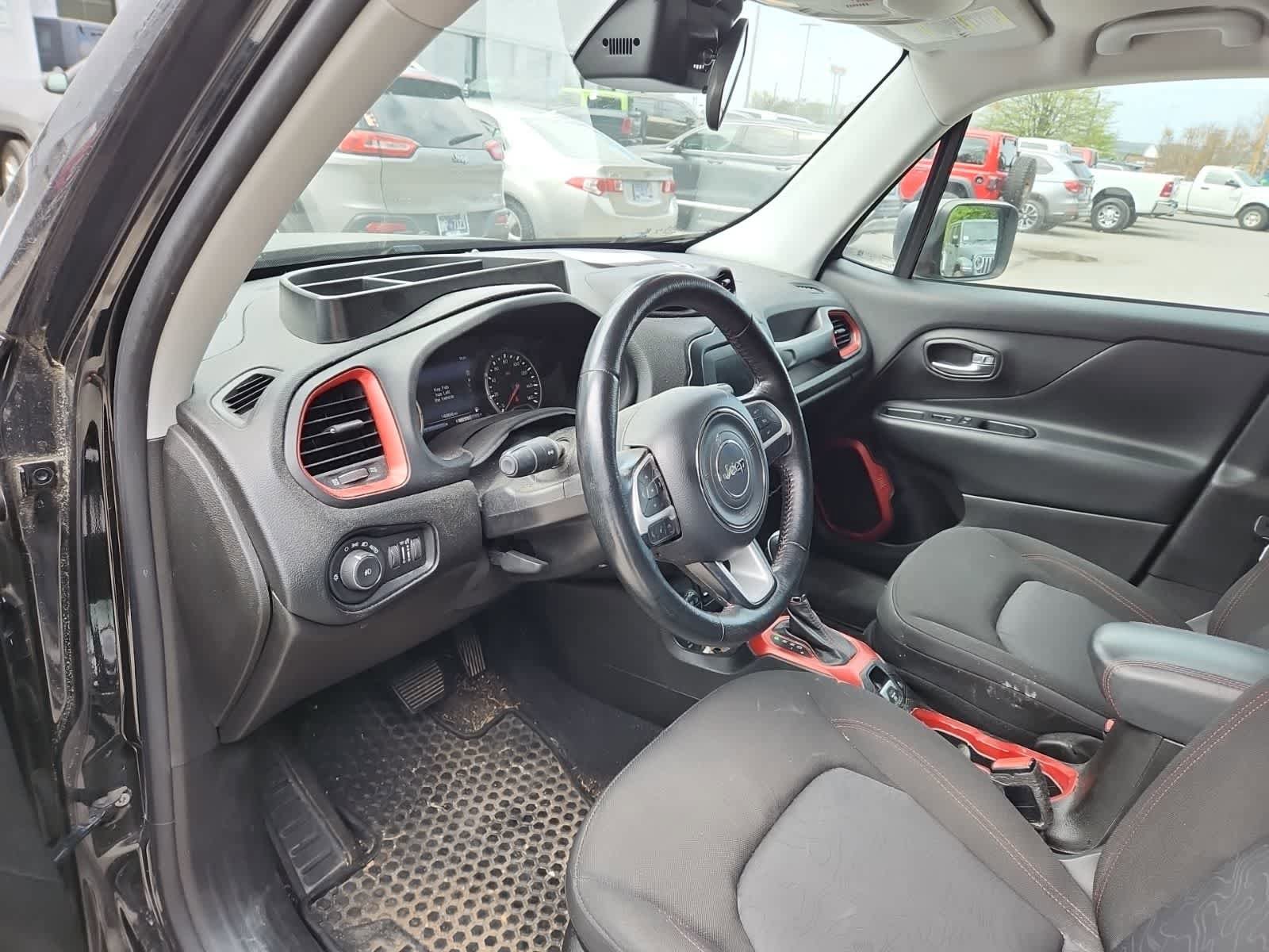 Used 2017 Jeep Renegade Trailhawk image 13