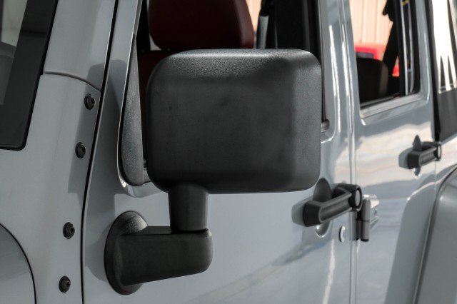 Used 2013 Jeep Wrangler Unlimited Rubicon image 39