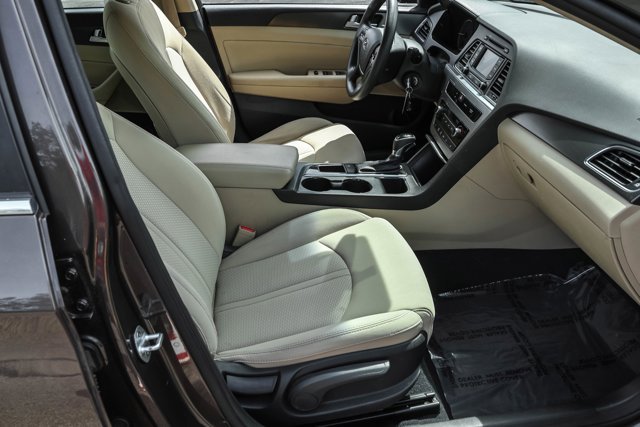 Certified 2021 Hyundai Elantra SEL FWD image 30