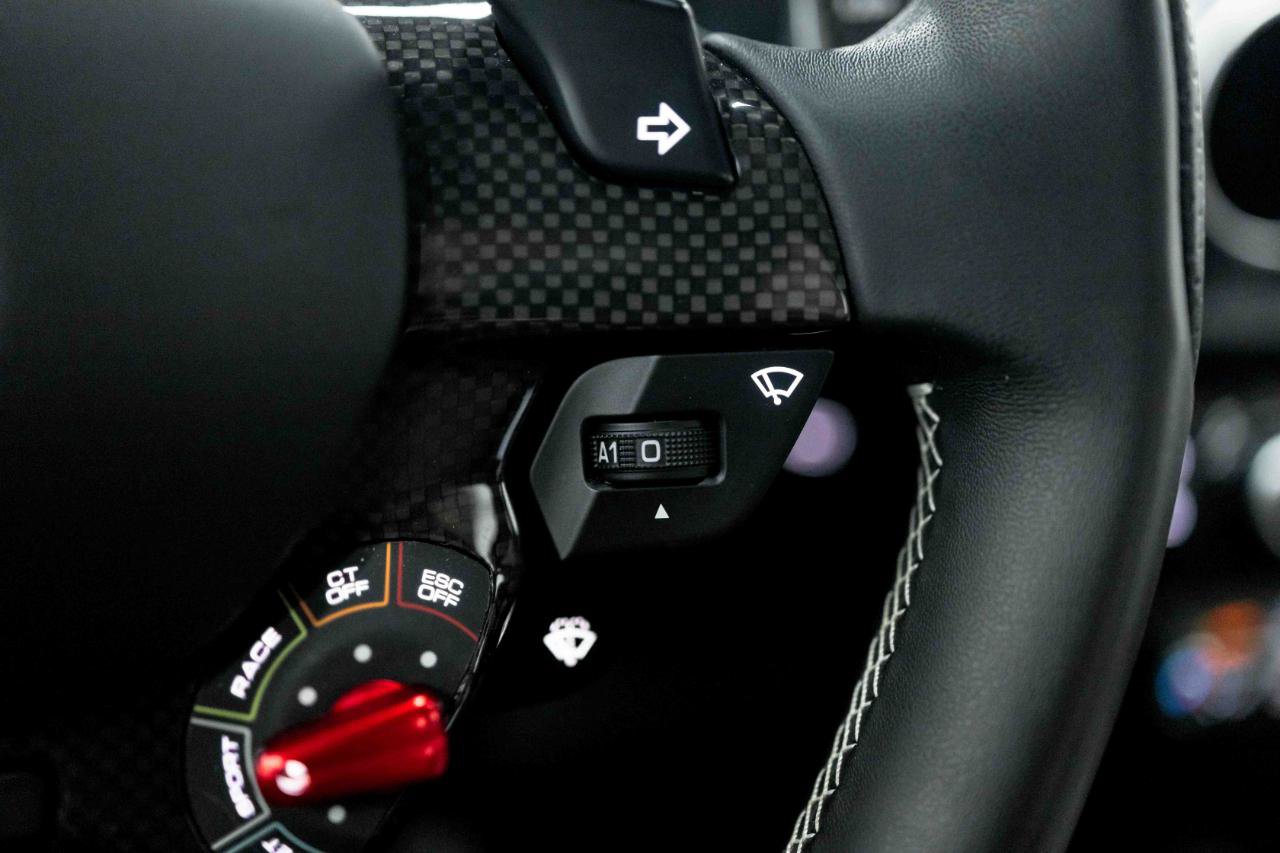 Used 2018 Ferrari 812 Superfast RWD image 70
