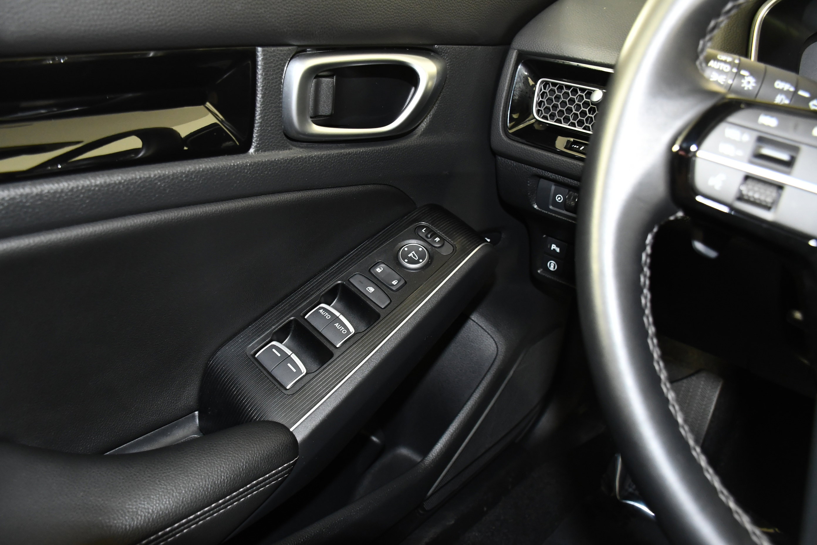 Certified 2024 Honda Civic Touring image 33