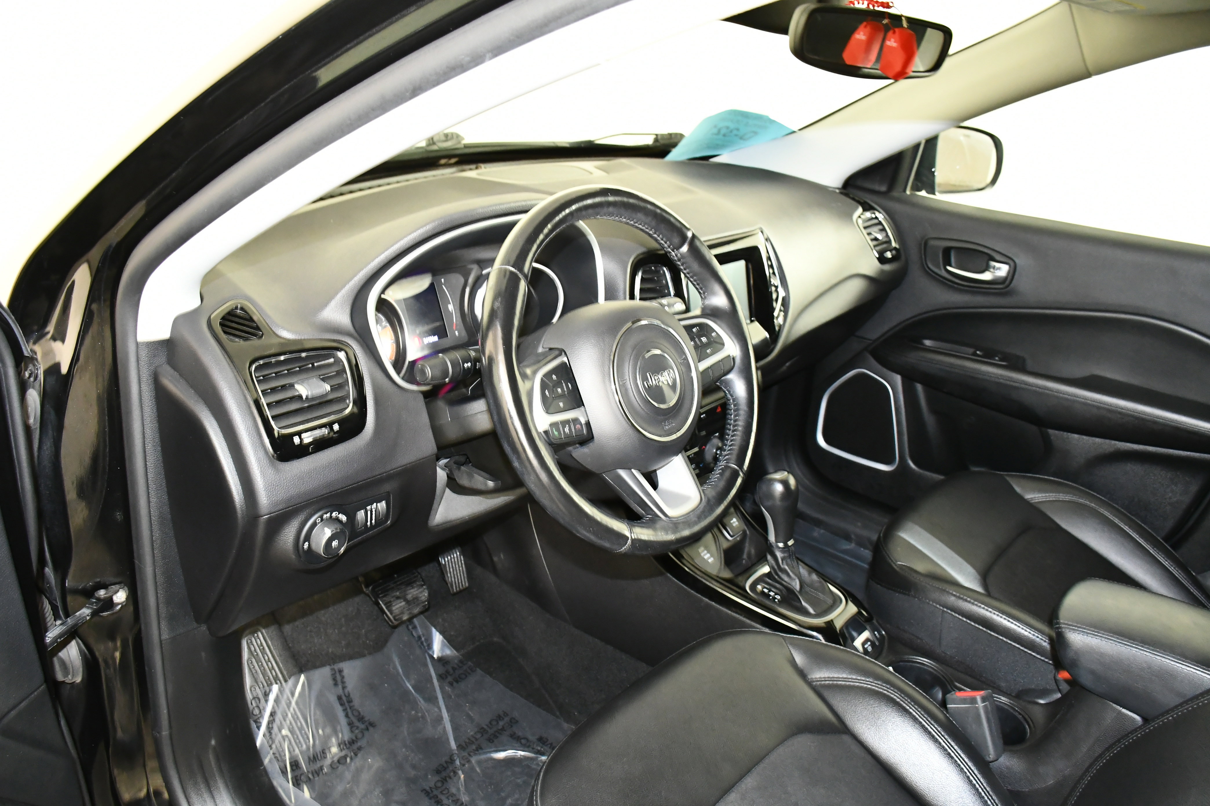 Used 2020 Jeep Compass Altitude image 37