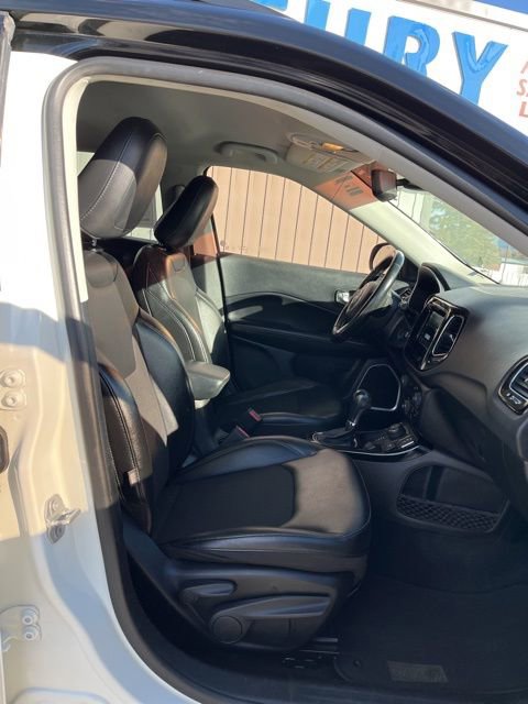 Used 2020 Jeep Compass Latitude AWD/4WD image 32