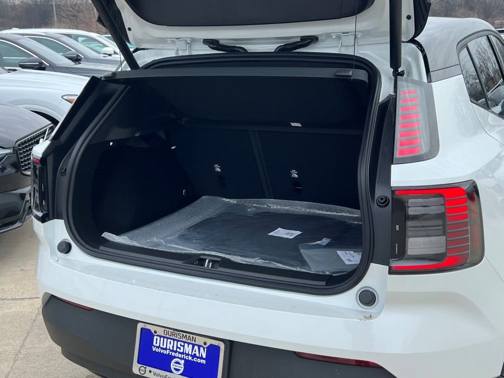 New 2026 Volvo EX30 Plus w/ Protection Package image 11