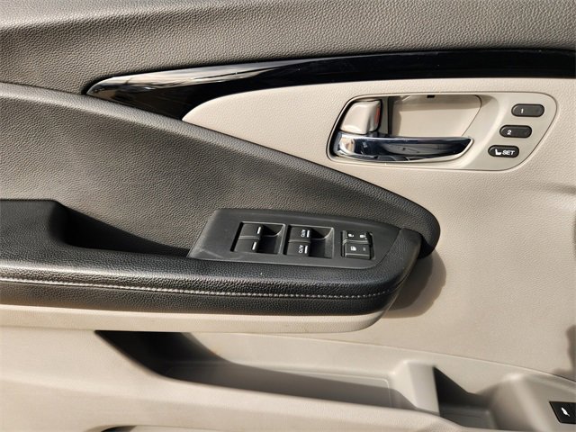 Used 2016 Honda Pilot Touring image 23