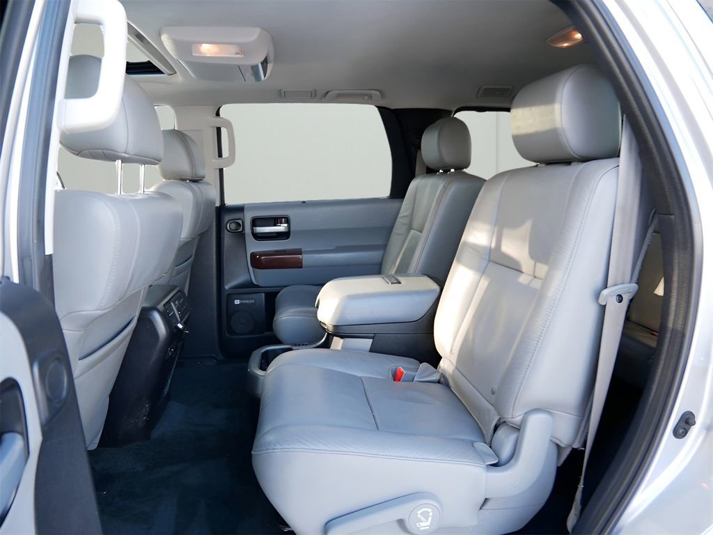Used 2017 Toyota Sequoia Platinum AWD/4WD image 11