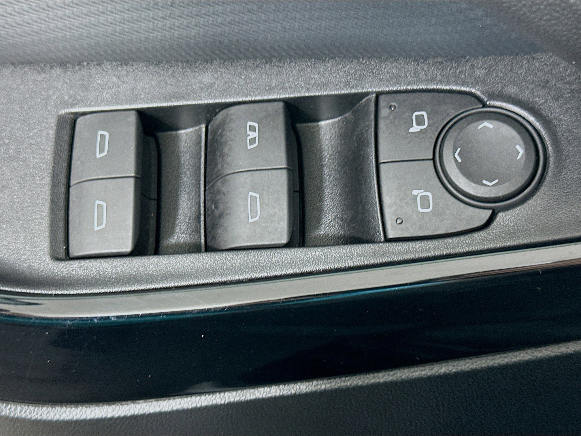 Used 2025 Chevrolet Equinox LT image 15