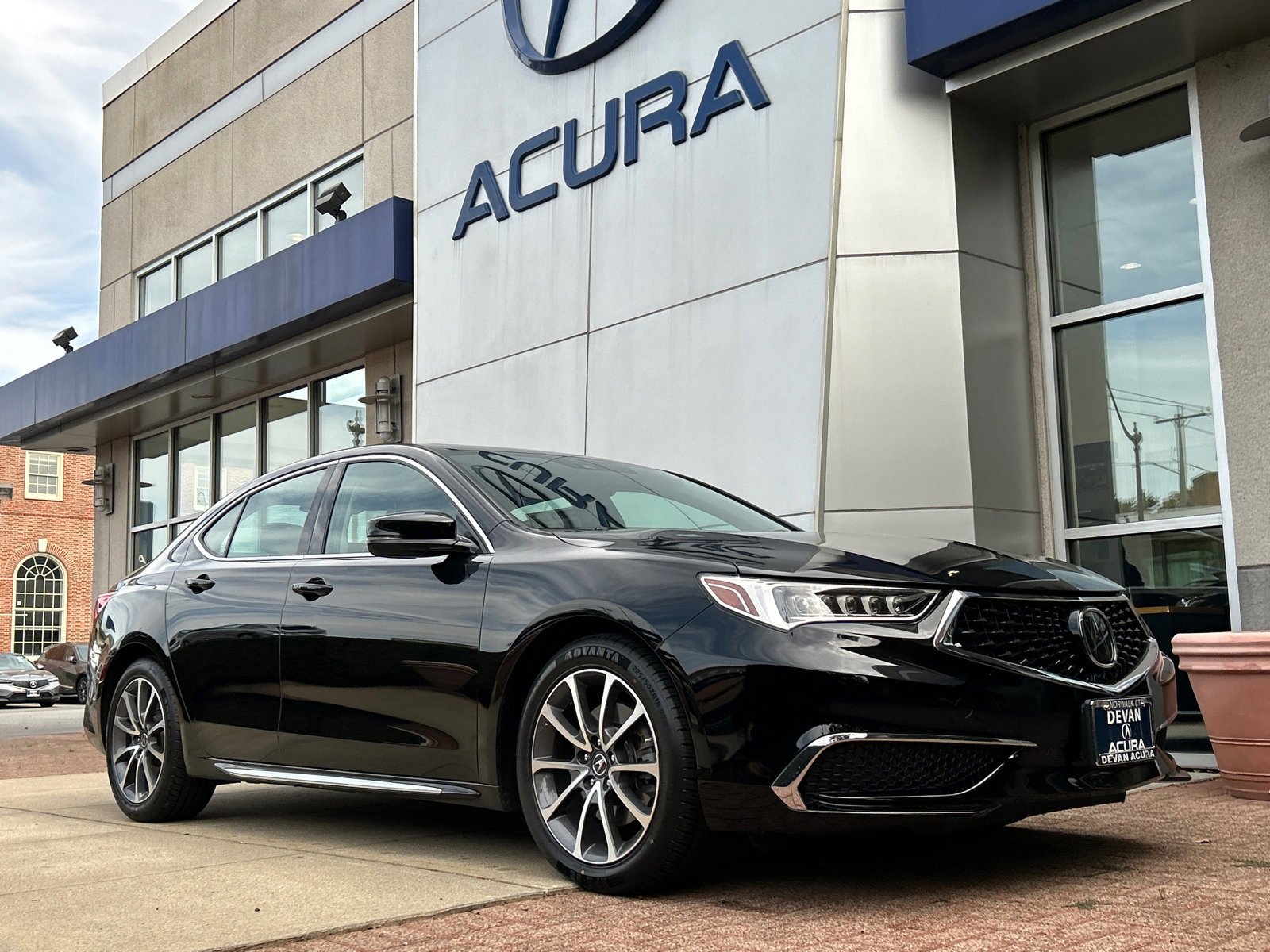 Certified 2018 Acura TLX V6 SH-AWD w/ Technology Pkg image 1