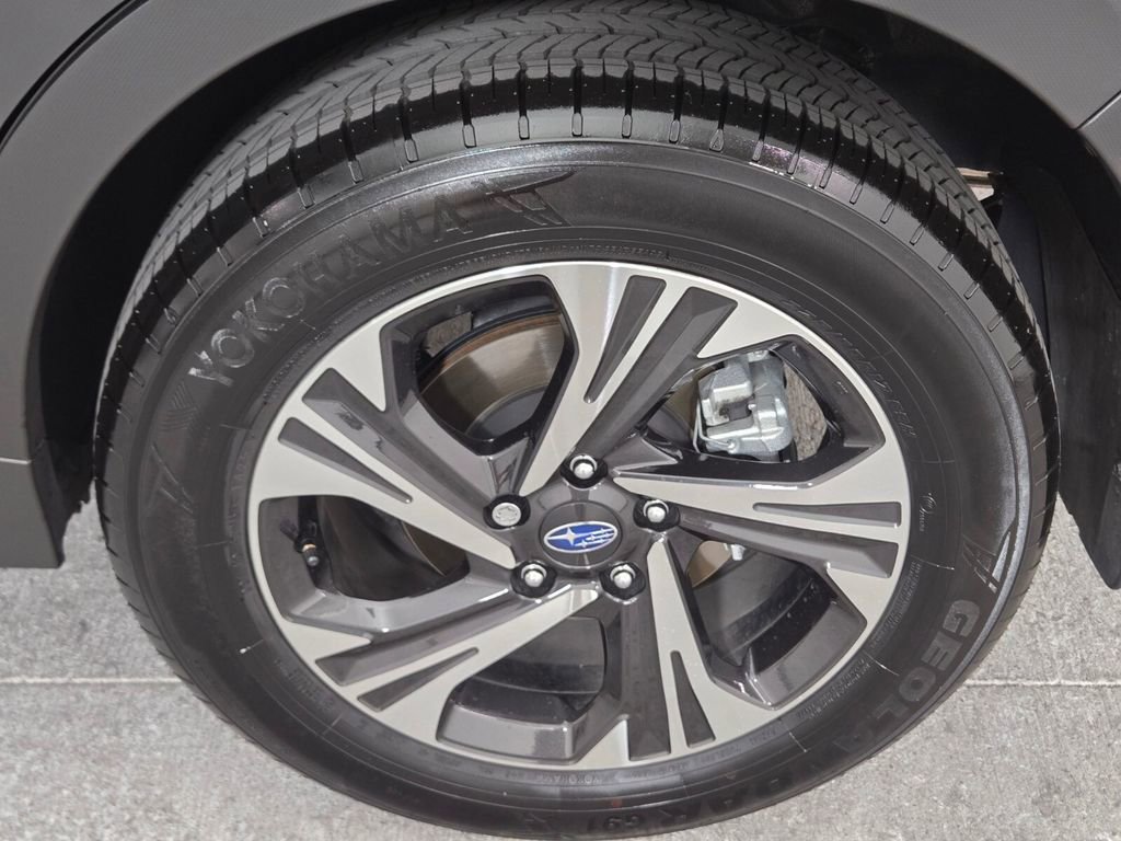Certified 2025 Subaru Crosstrek 2.0i Premium AWD/4WD image 14