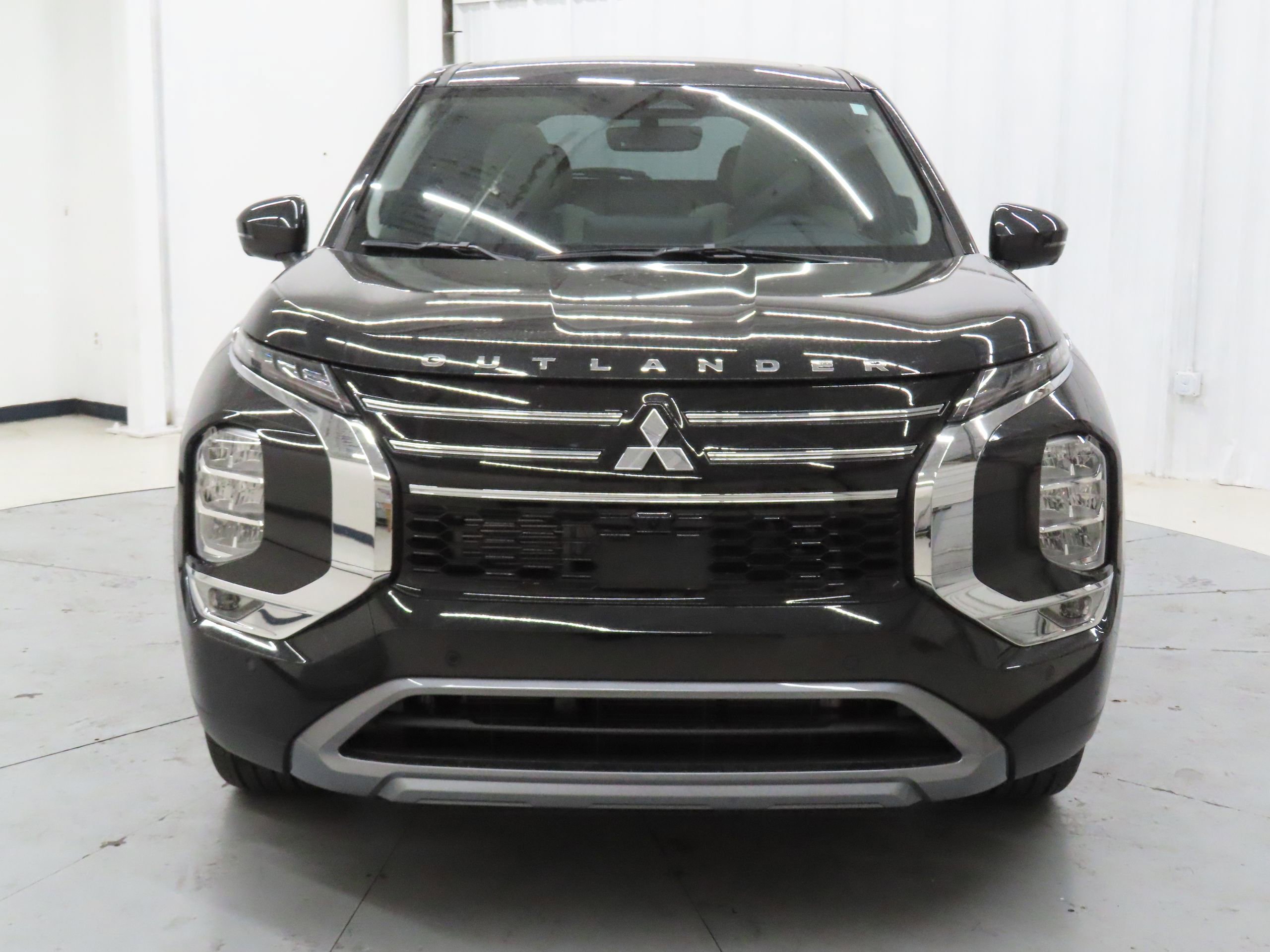 New 2026 Mitsubishi Outlander SE FWD image 8