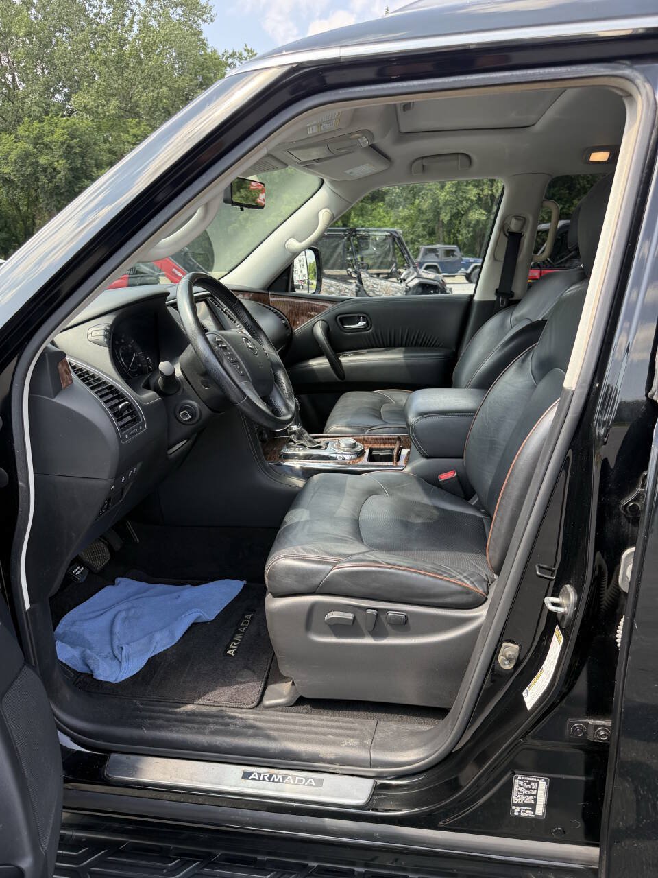 Used 2019 Nissan Armada Platinum w/ Captain's Chairs Package AWD/4WD image 16