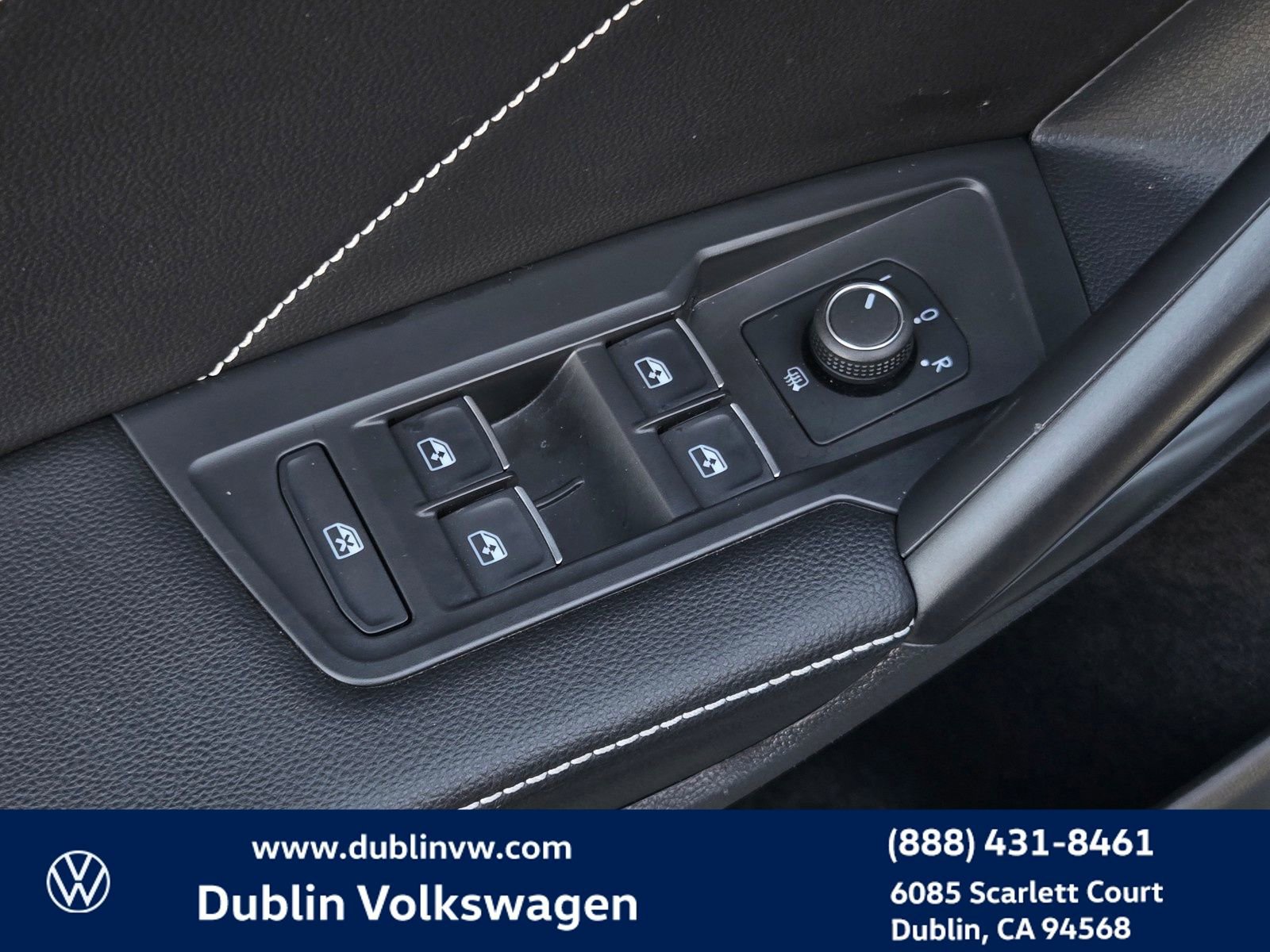 Certified 2022 Volkswagen Tiguan SE w/ Panoramic Sunroof Package image 11