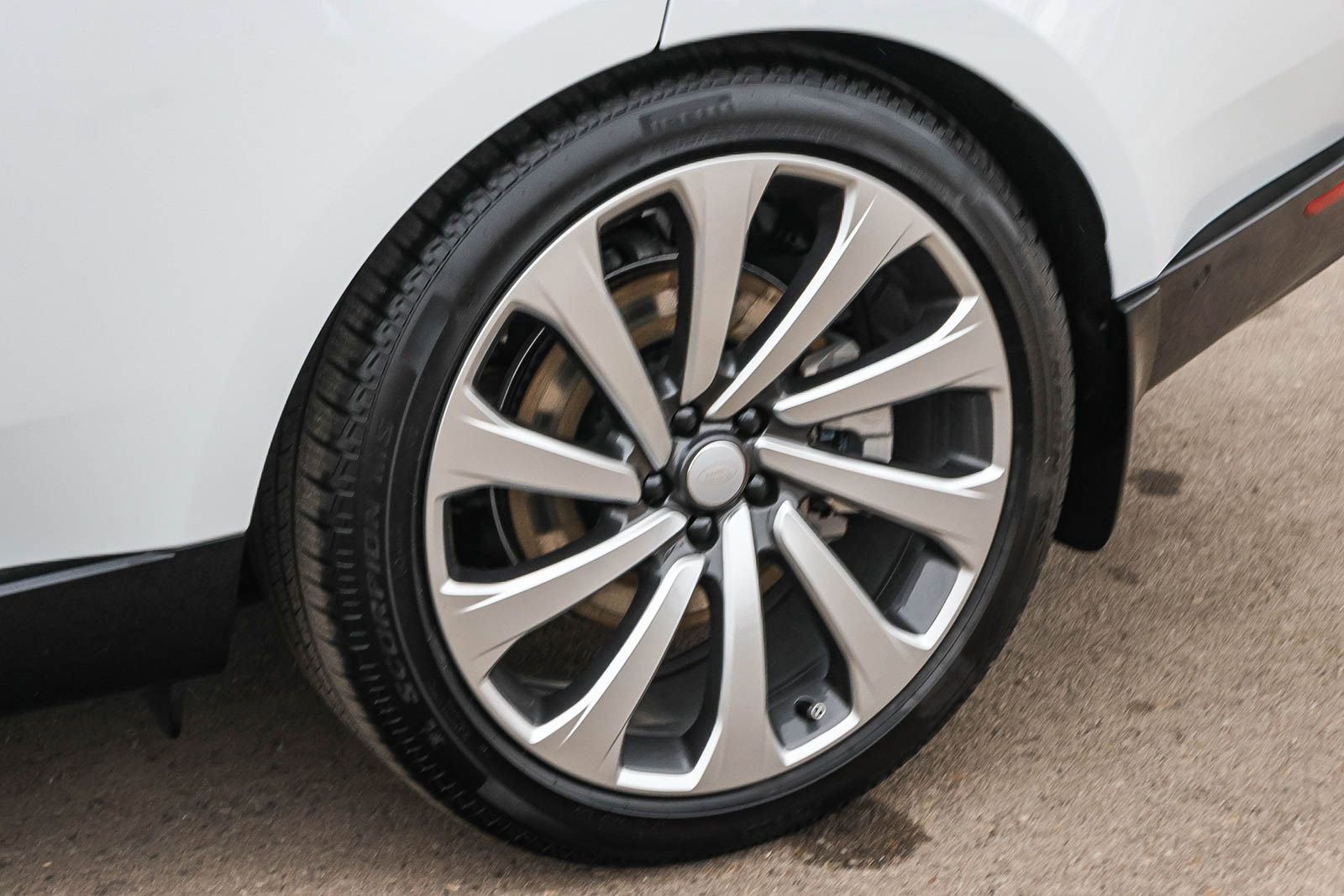 New 2025 Land Rover Range Rover SE image 10