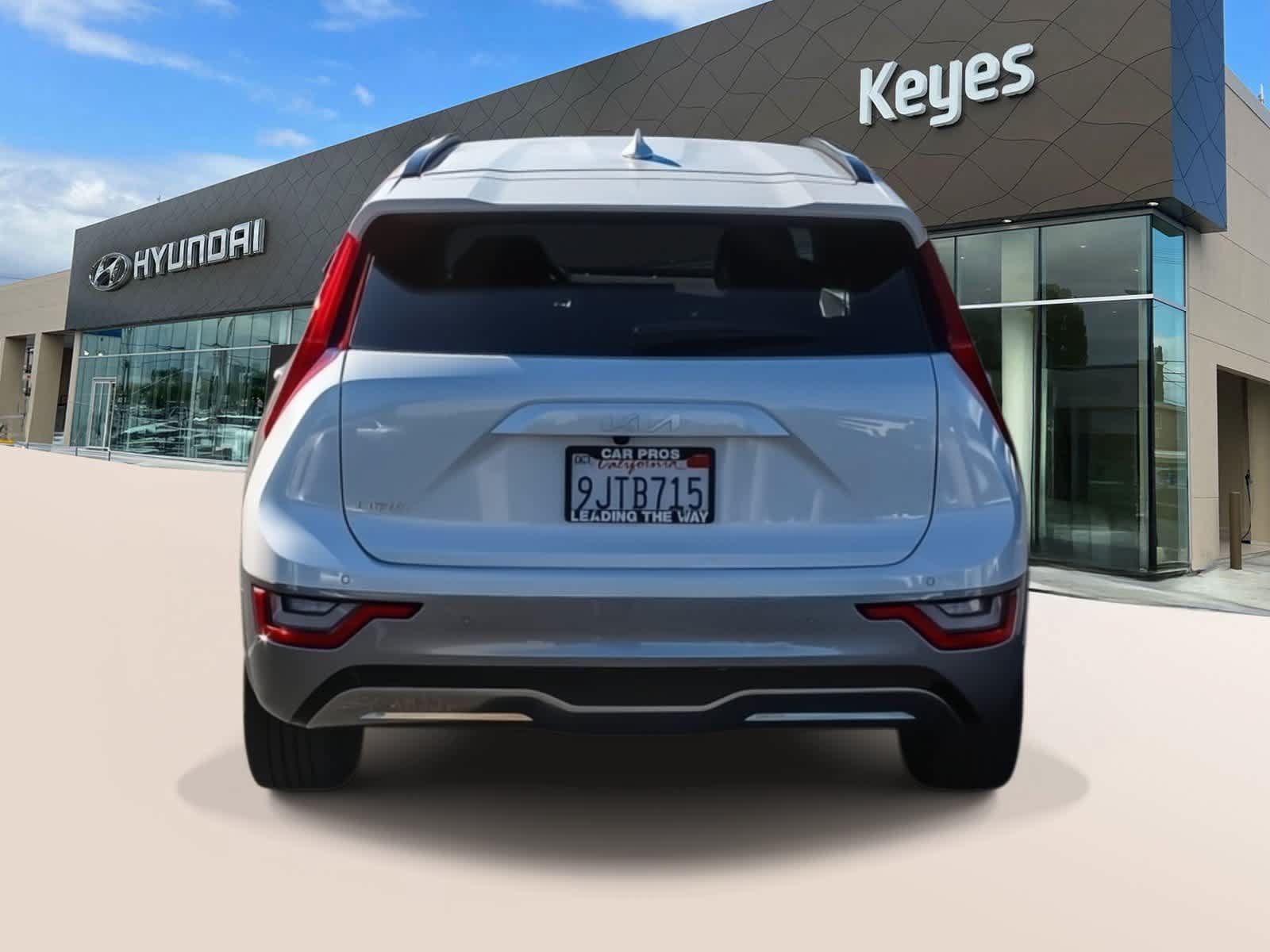 Used 2024 Kia Niro Wave w/ Wave Preserve Package FWD image 6