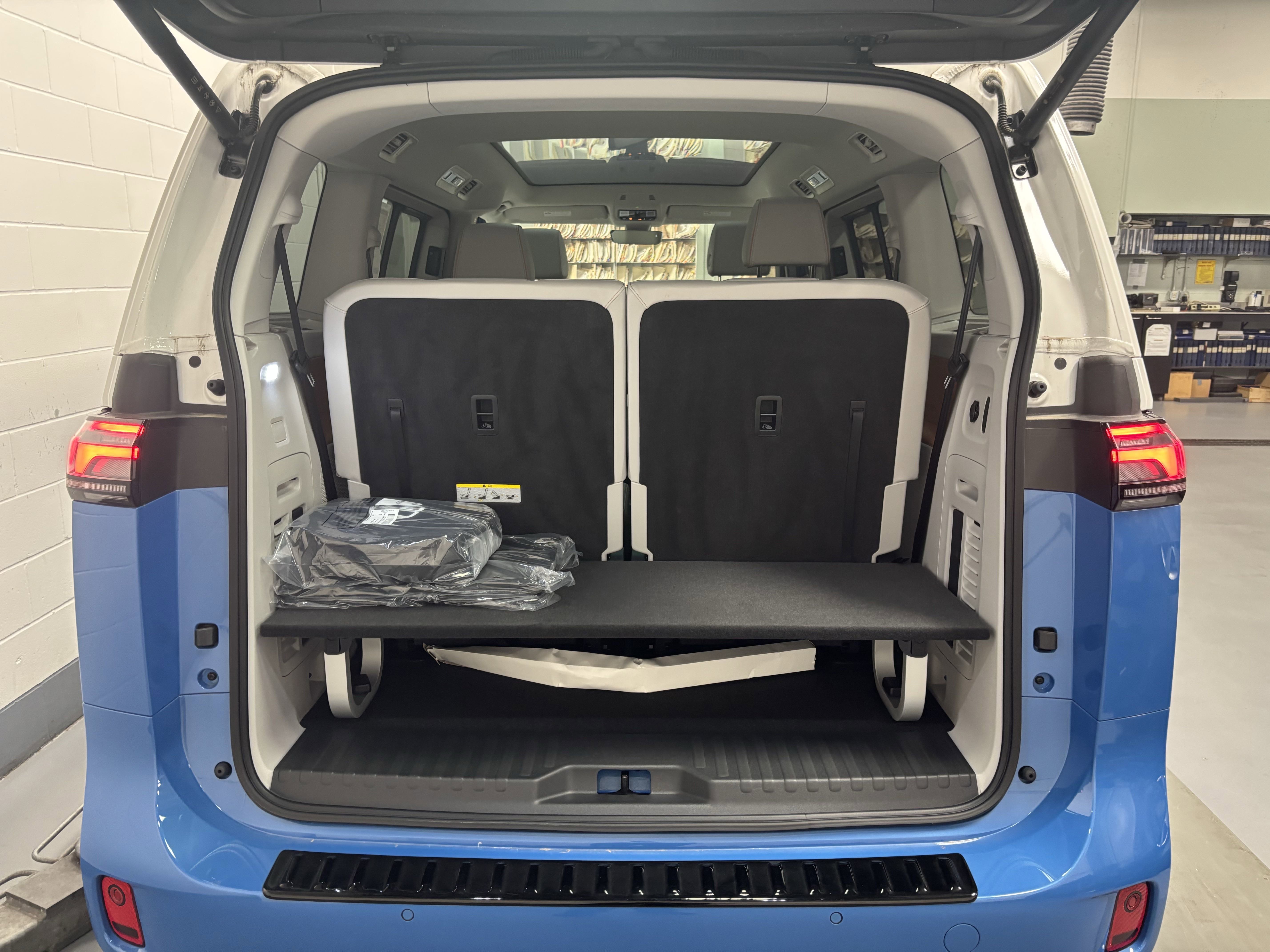 New 2025 Volkswagen ID. Buzz 1st Edition image 28